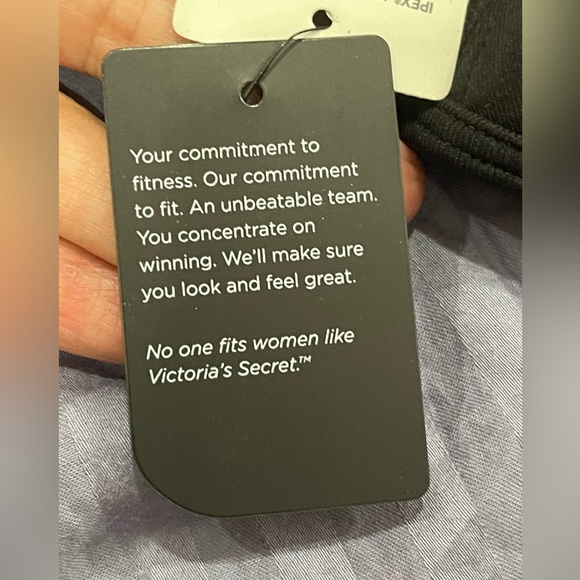 VSX Sleek Black Sports Bra - Picture 4 of 6